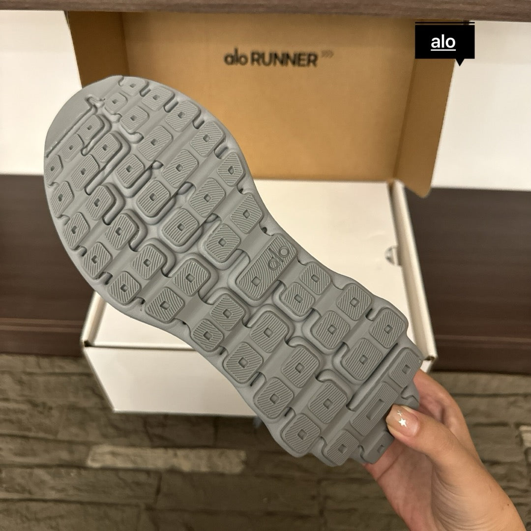 Alo yoga runner | Grey