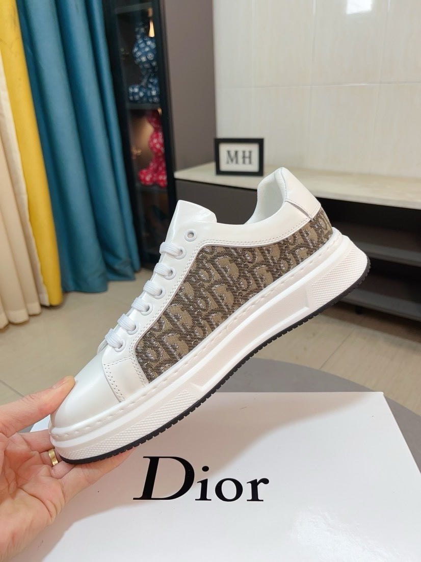 Dior Oblique Sneaker - Brown/White