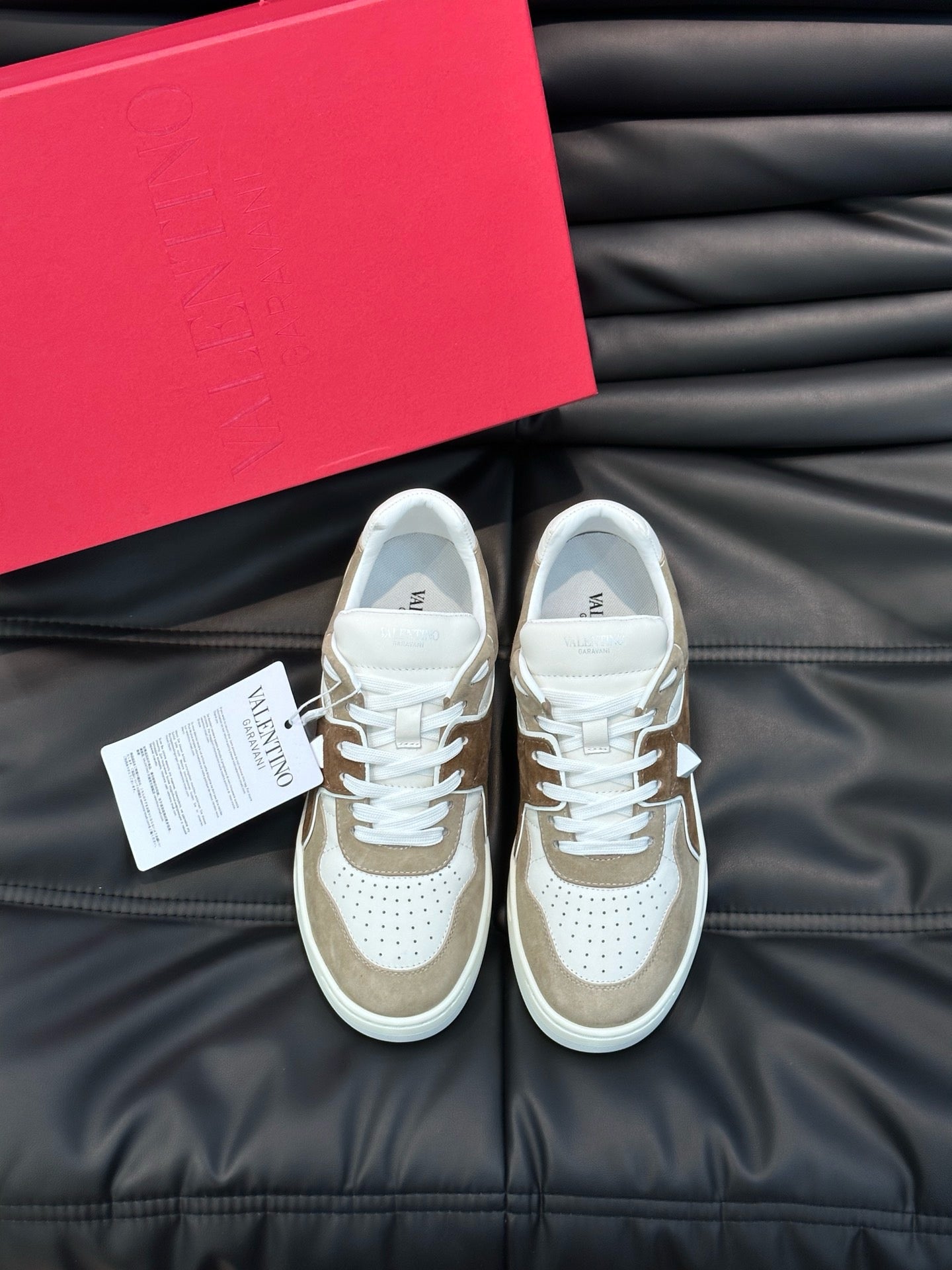 Valentino Sneakers - Beige