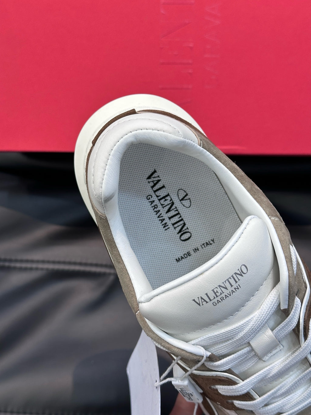 Valentino Sneakers - Beige