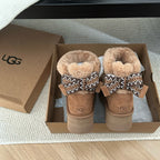 UGG Classic Mini Maxi Curly Boot - Chestnut