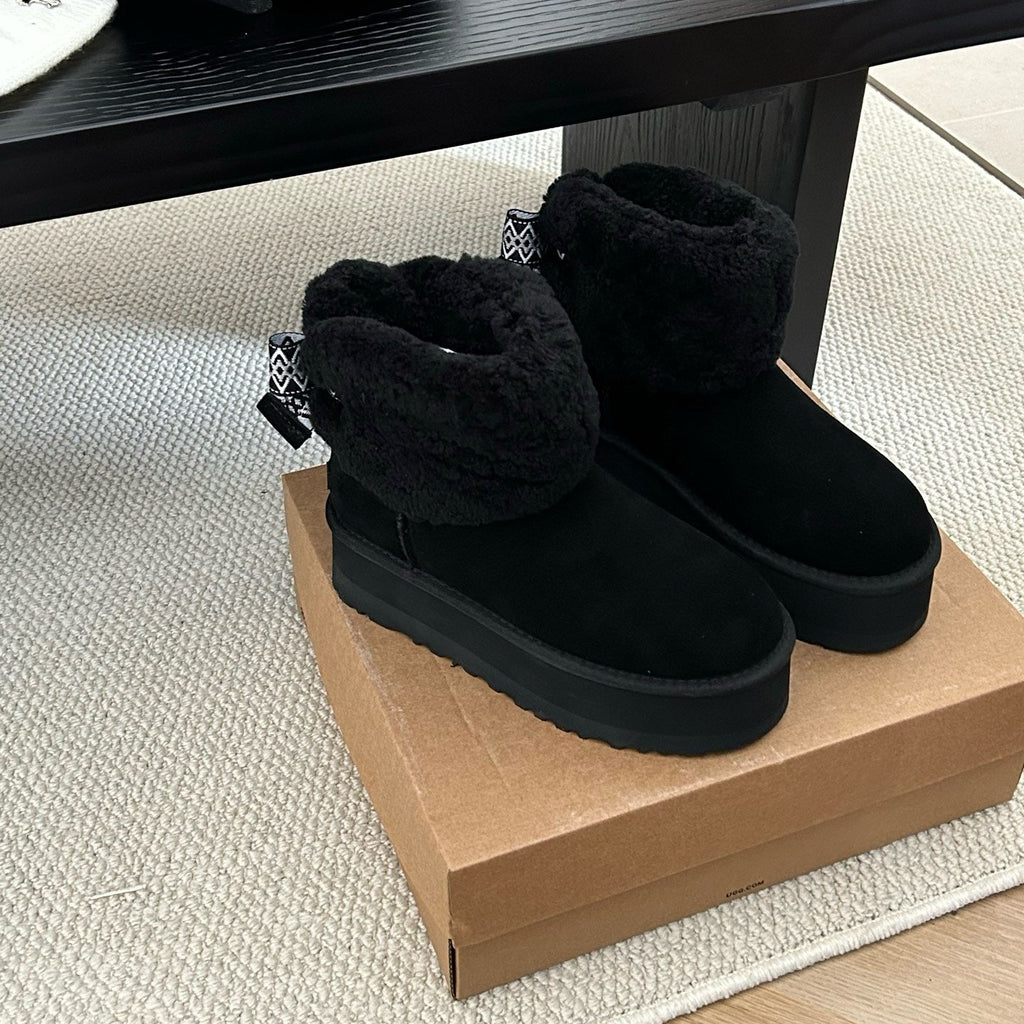UGG Classic Mini Maxi Curly Boot - Black