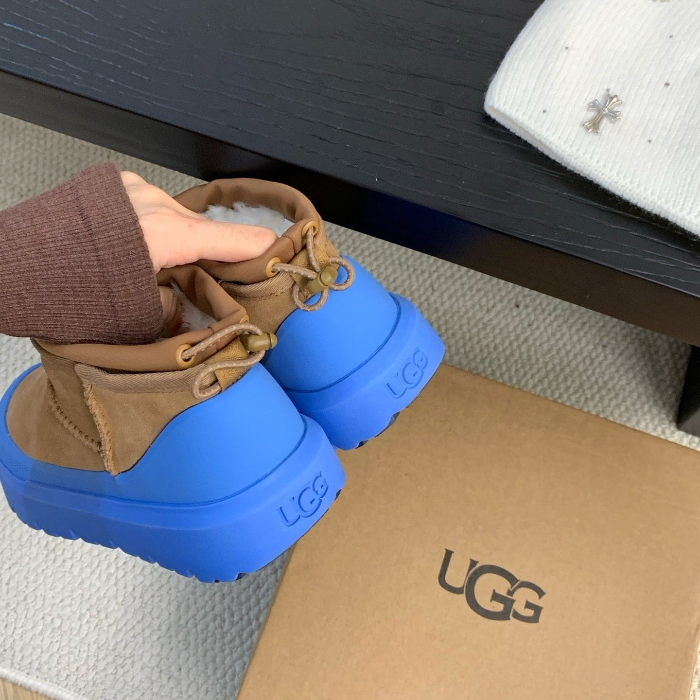 UGG Ultra Mini Weather Hybrid Boots - Chestnut/Blue