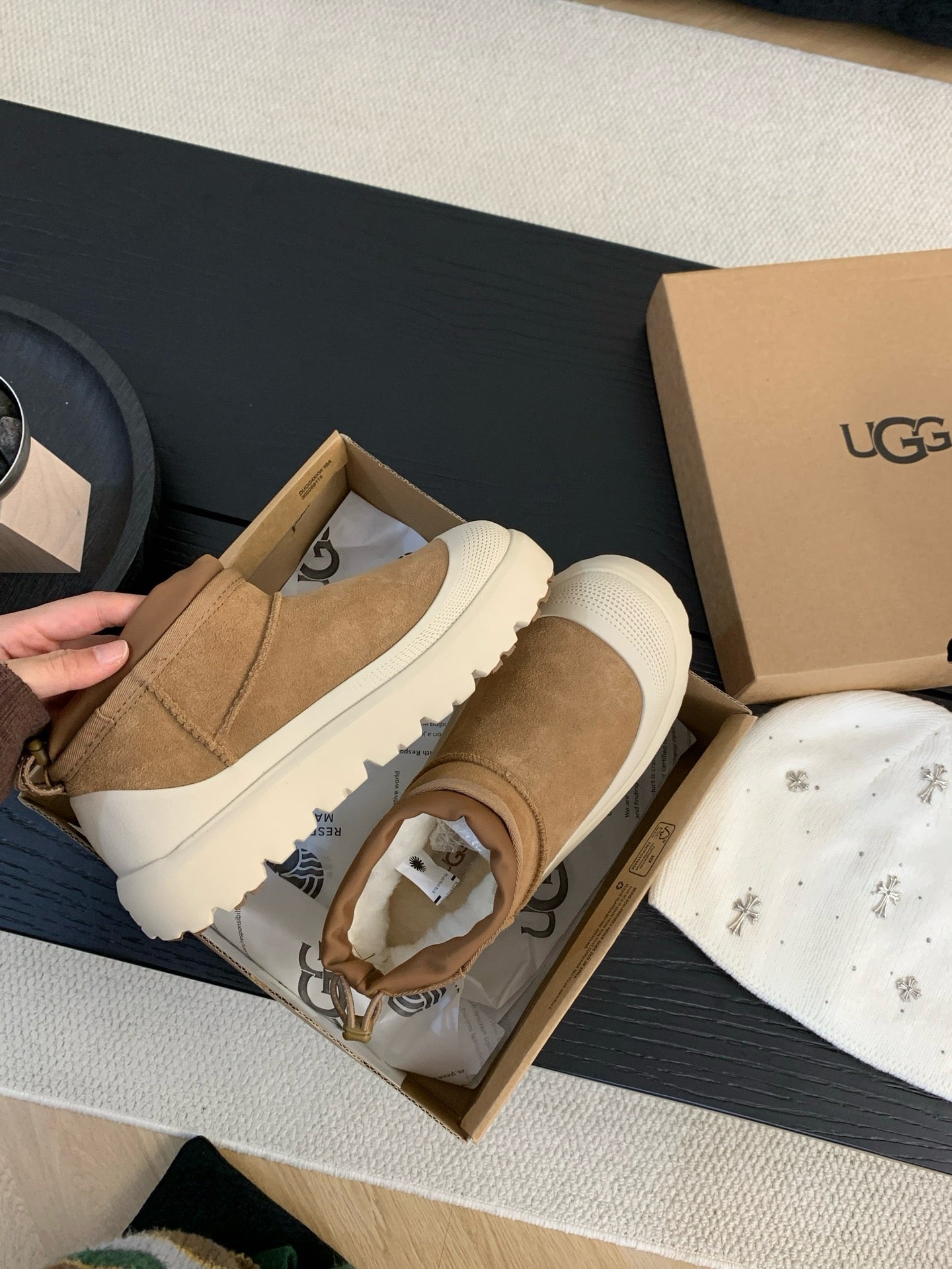 White-ugg