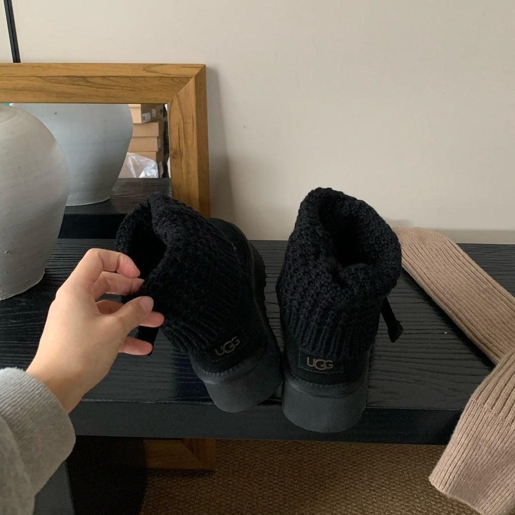 UGG Classic Solene Mini Boots - Black