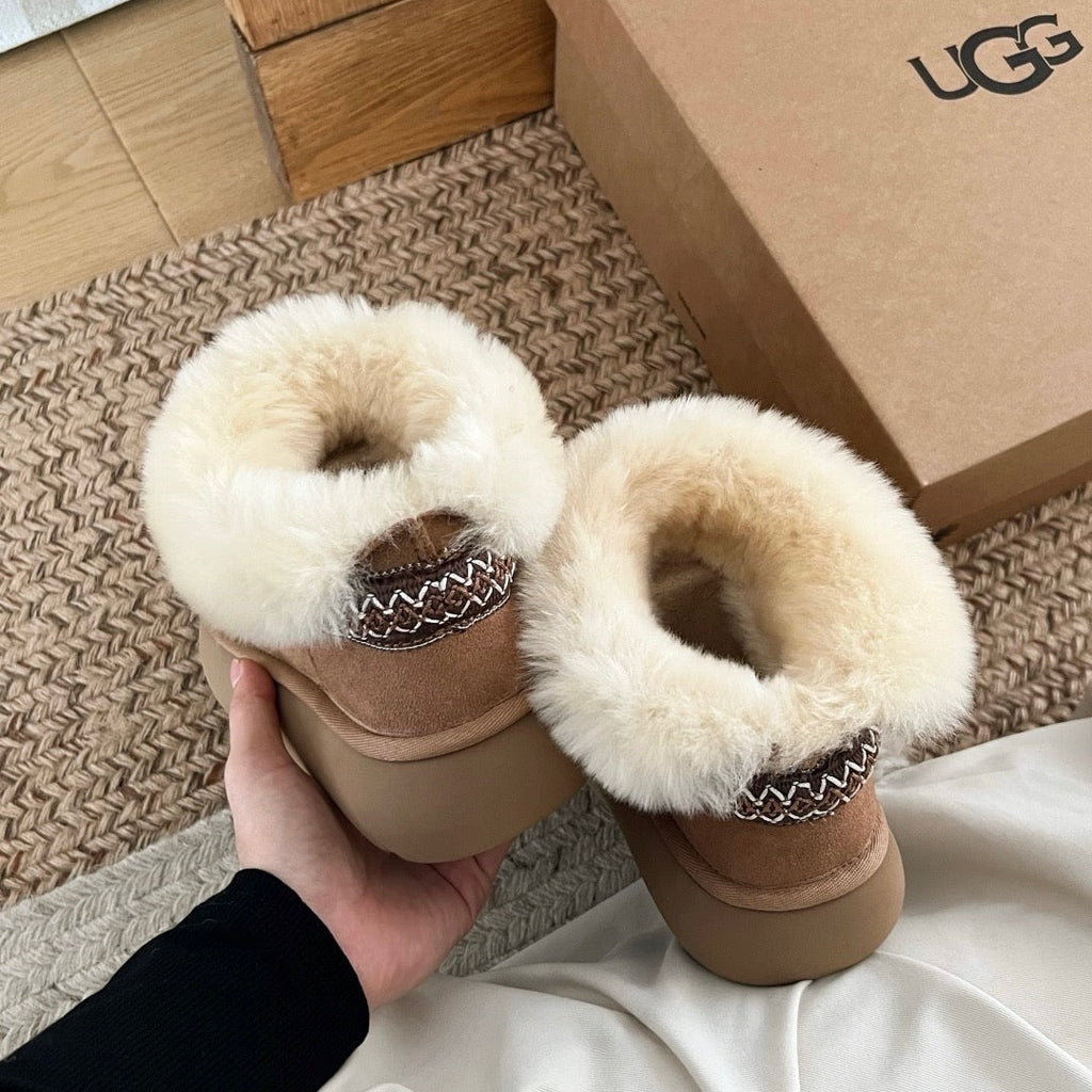 UGG Classic Mini Crescent Boots - Chestnut