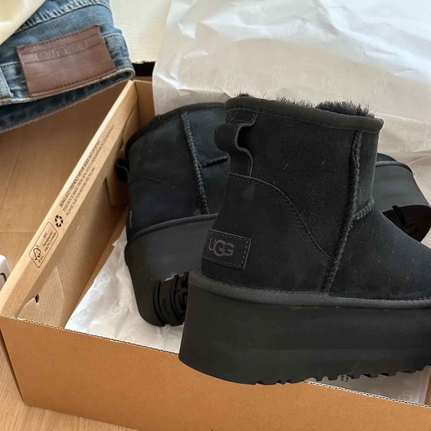 UGG Classic Mini Platform Boots - Black