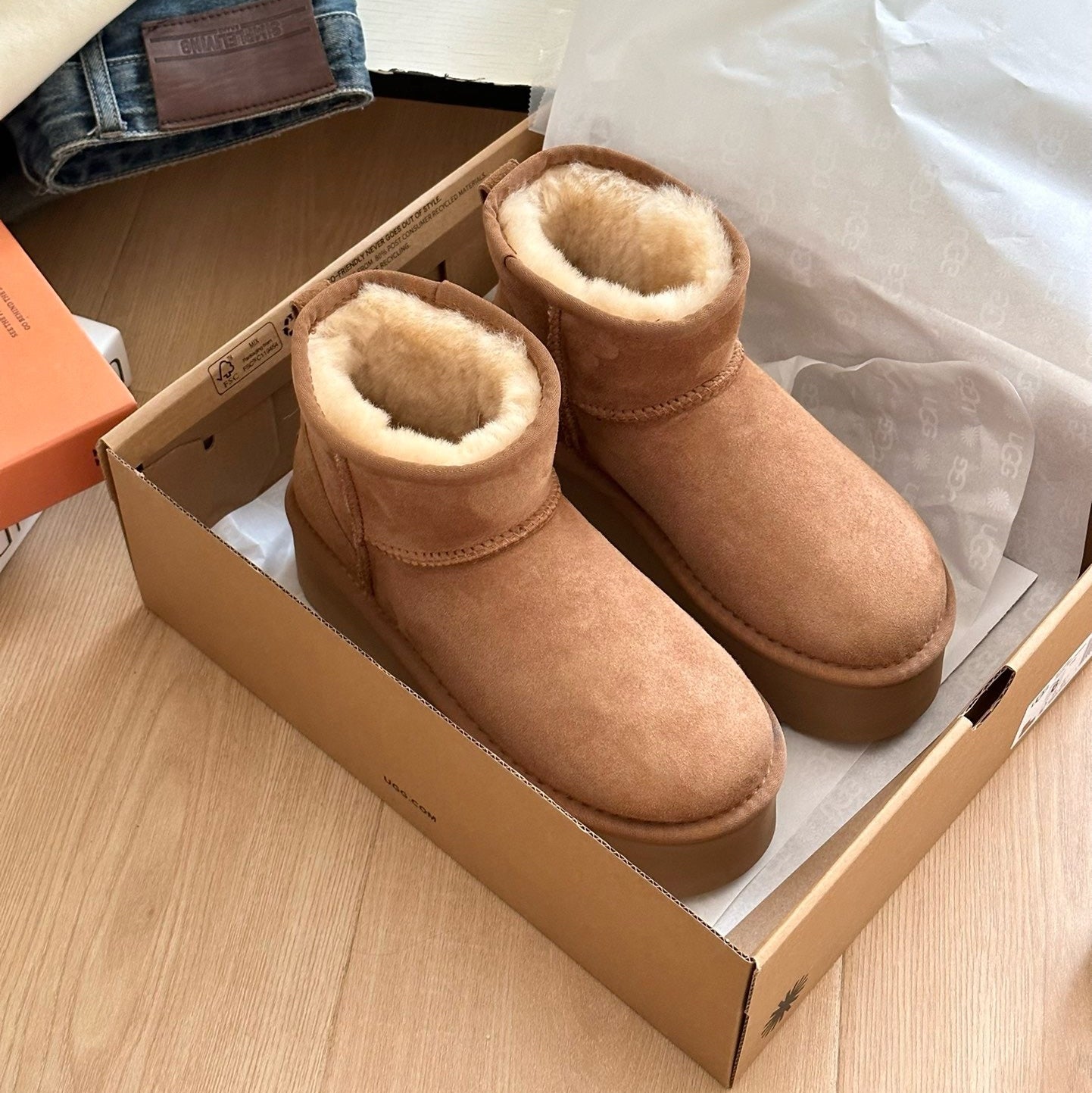 UGG Classic Mini Platform Boots - Chestnut