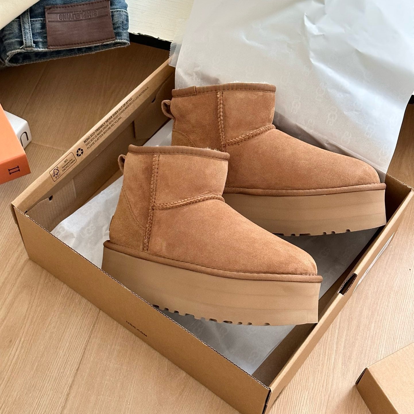 UGG Classic Mini Platform Boots - Chestnut
