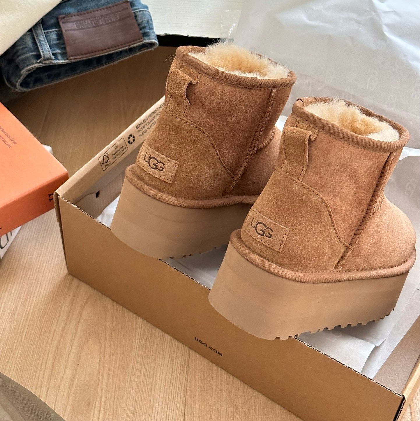 UGG Classic Mini Platform Boots - Chestnut