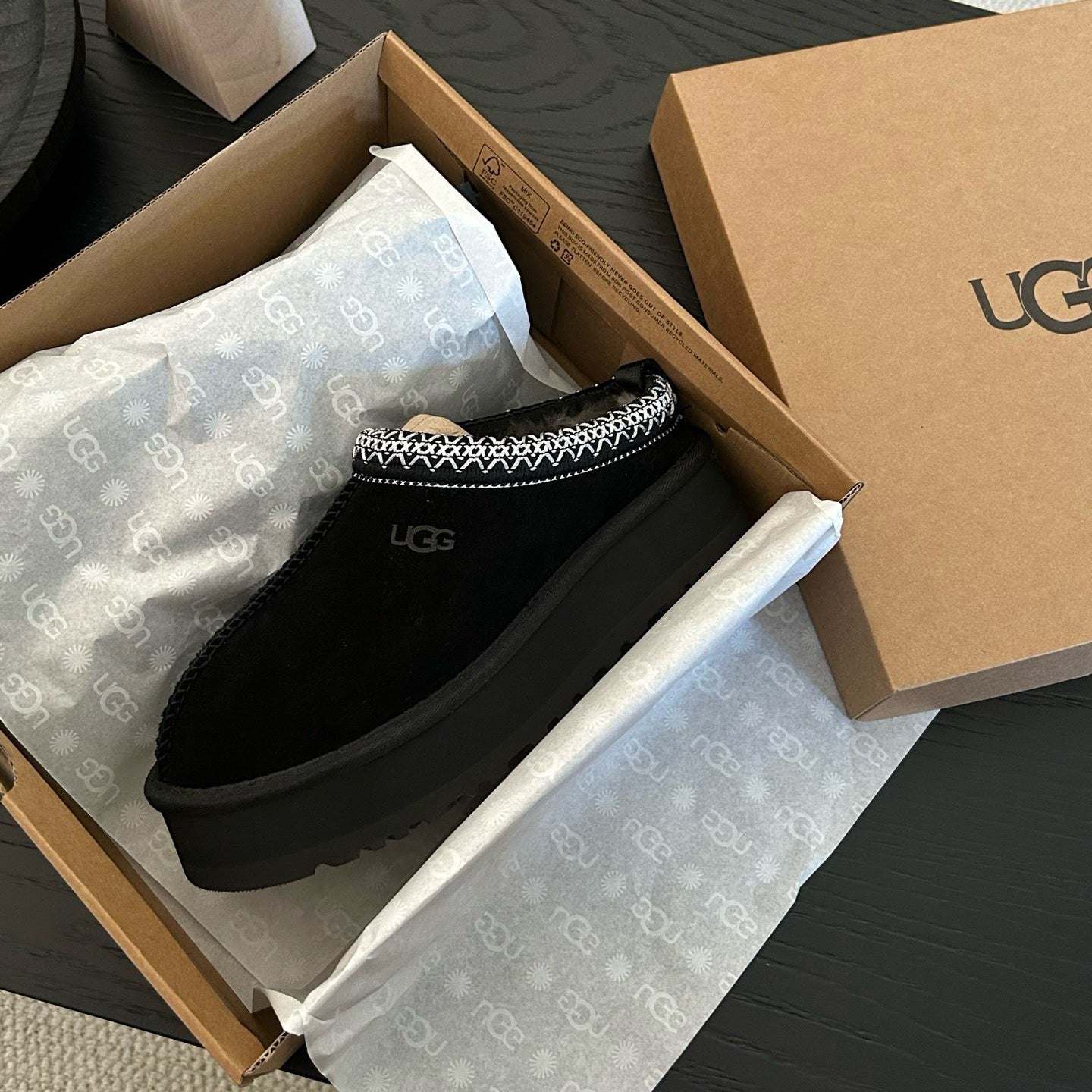 UGG Tazz II - Black