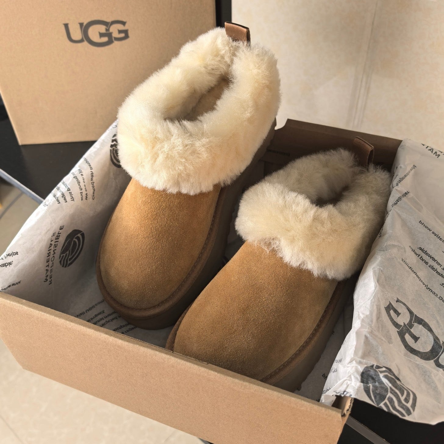 UGG Platform Tazelle - Chestnut