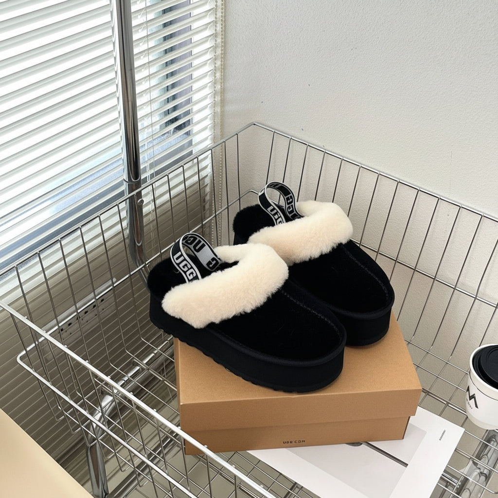UGG Funkette Slippers - Black